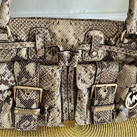 NEW condition Michael Kors Phyton Purse - Picture 9 of 16